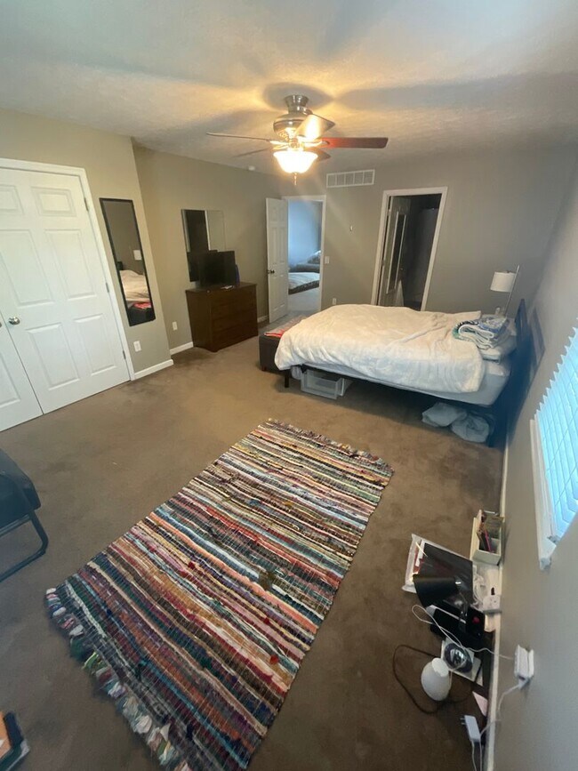 Building Photo - ****AVAILABLE AUGUST 2027**** Large 3 bed, 3 bath House with fenced yard