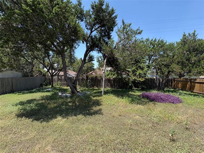 Building Photo - 1101 Wood Creek Dr