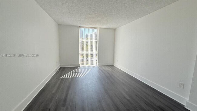 Building Photo - 16950 W Dixie Hwy