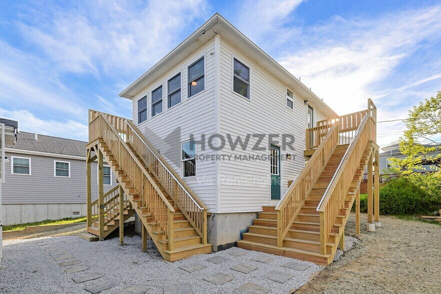 Building Photo - 35 Riverside Dr