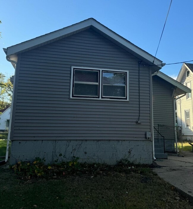 Building Photo - 504 Howard Ave