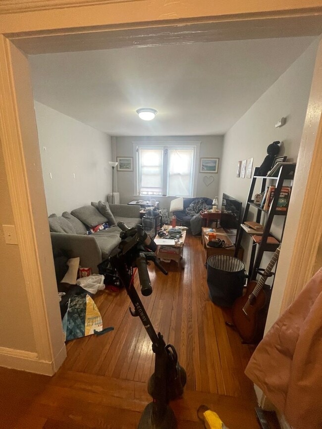 Building Photo - Very Big Sunny 1 Bed NO FEE Close to Everything Laundry Students ok  JUNE 1