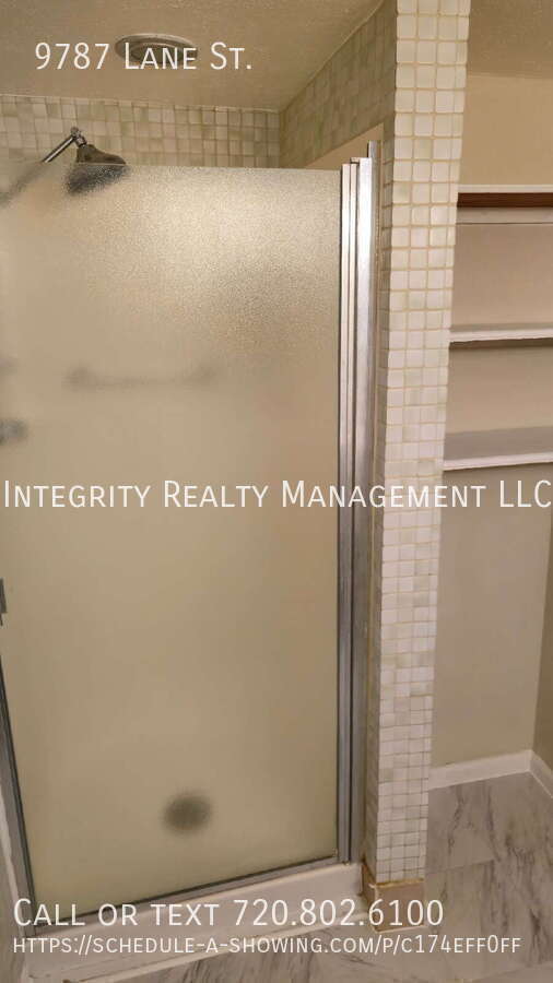 Building Photo - 9787 Lane St