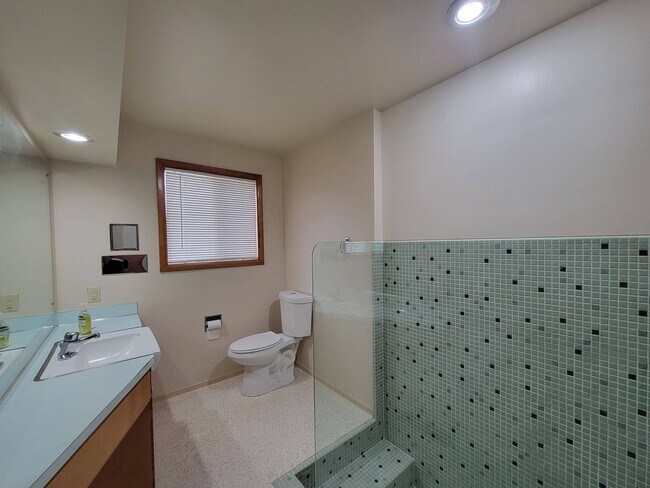 Building Photo - 305 N Quincy Pl