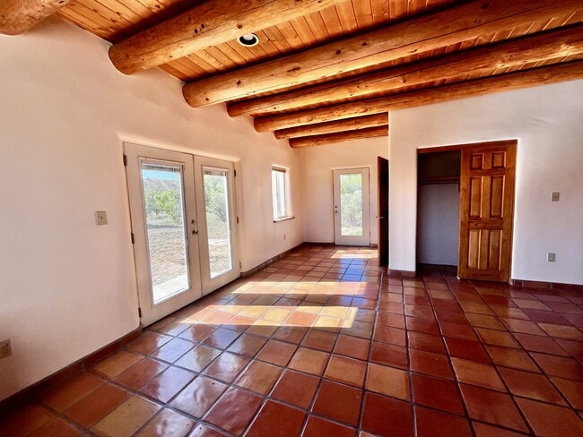 Building Photo - 13 Flor Azul Rd