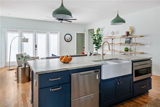 Building Photo - 1393 Glenwood Ave SE