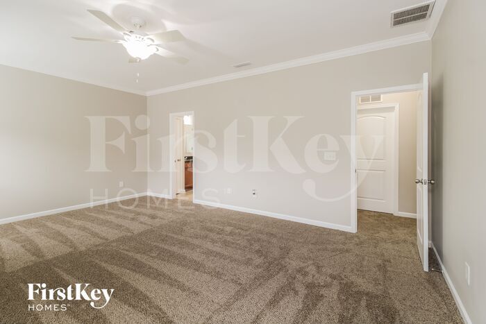 Building Photo - 323 Summergate Dr