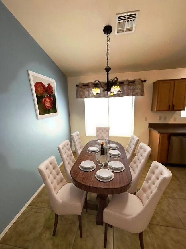 Building Photo - 4 bedroom two bath close to Cienega High S...