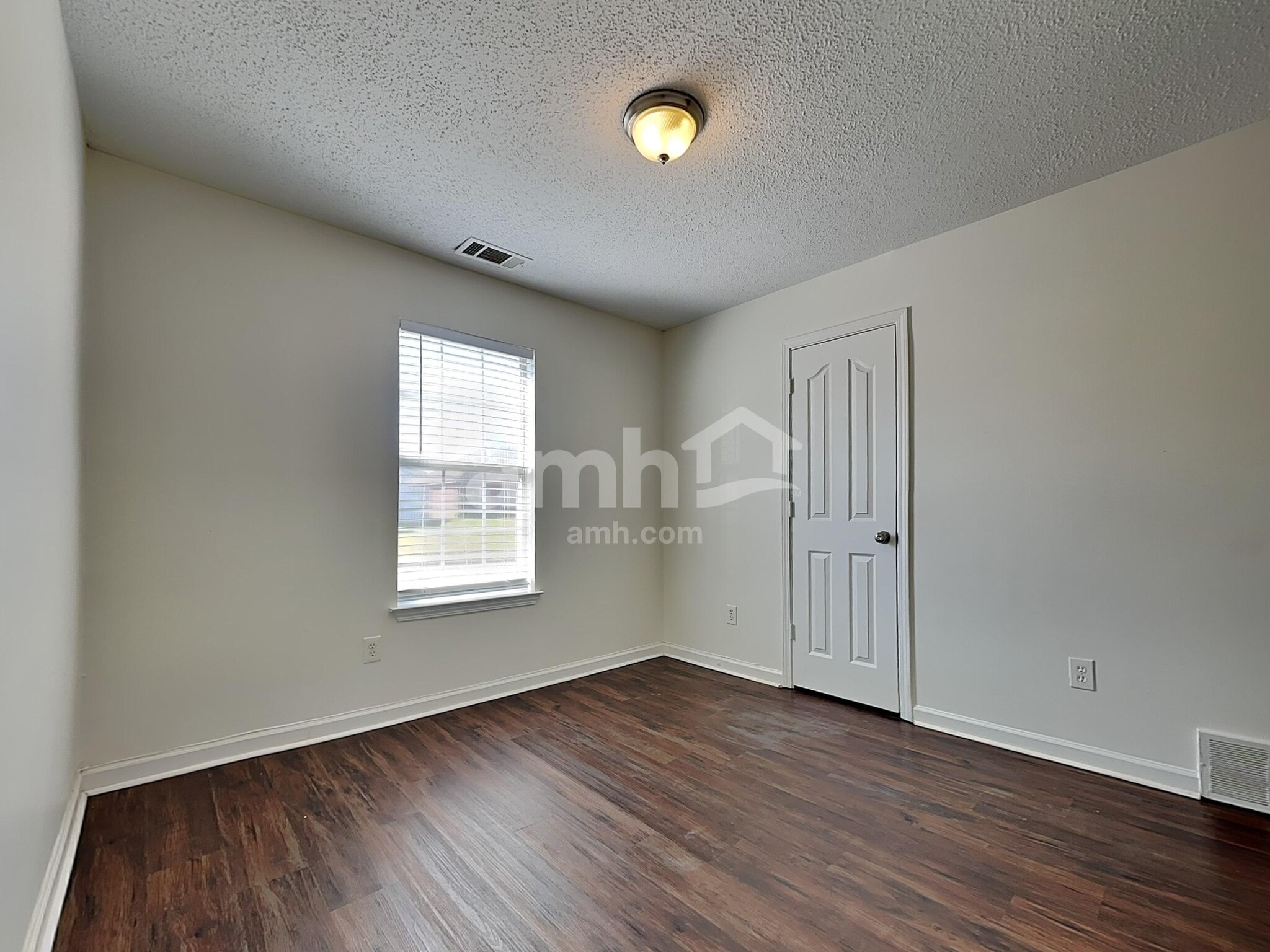 Building Photo - 4938 Copper Valley Dr E