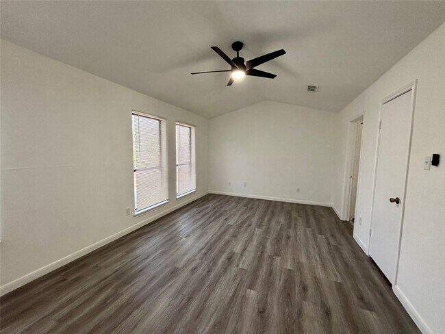 Building Photo - 8299 Cambridge St