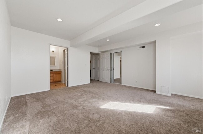 Building Photo - 12 Byron Cir