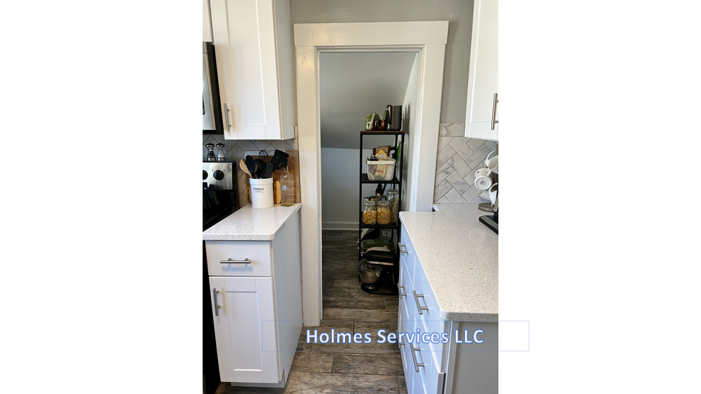 View into pantry/storage room off of kitchen. - 1226 Bird Ave