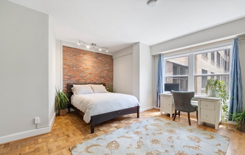 Building Photo - 3901 Cathedral Ave NW