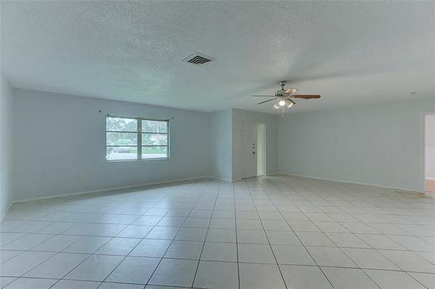 Building Photo - 2101 Utica Dr