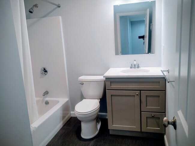 Building Photo - 108 Norton Ave