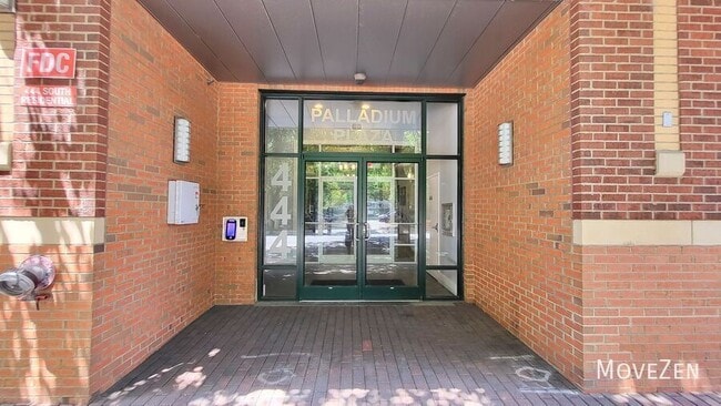 Building Photo - 444 S Blount St