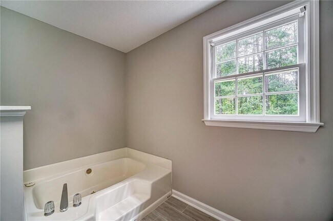 Building Photo - 311 Mariner Cir