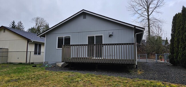 Building Photo - Port Orchard Rambler