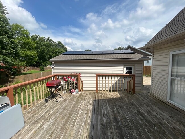 Building Photo - Welcome to 4 Bedroom and 3.5 Bath Home In ...
