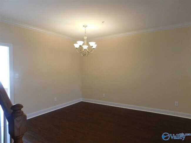 Building Photo - 446 Shamrock Dr