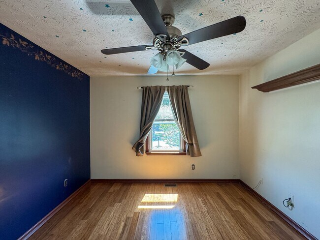 Building Photo - Charming 3 Bed 2.5 Bath Fayetteville Home