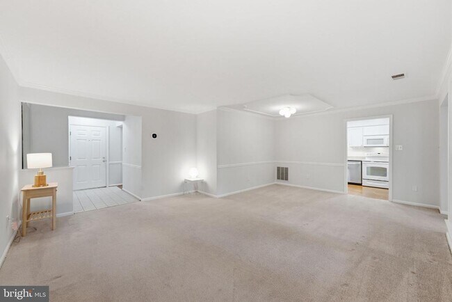 Building Photo - 5705 Brewer House Cir