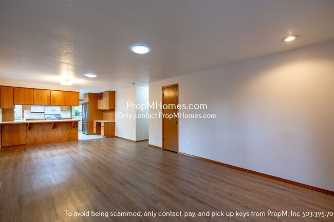 Building Photo - Bright Two Bedroom Home in Oak Grove!