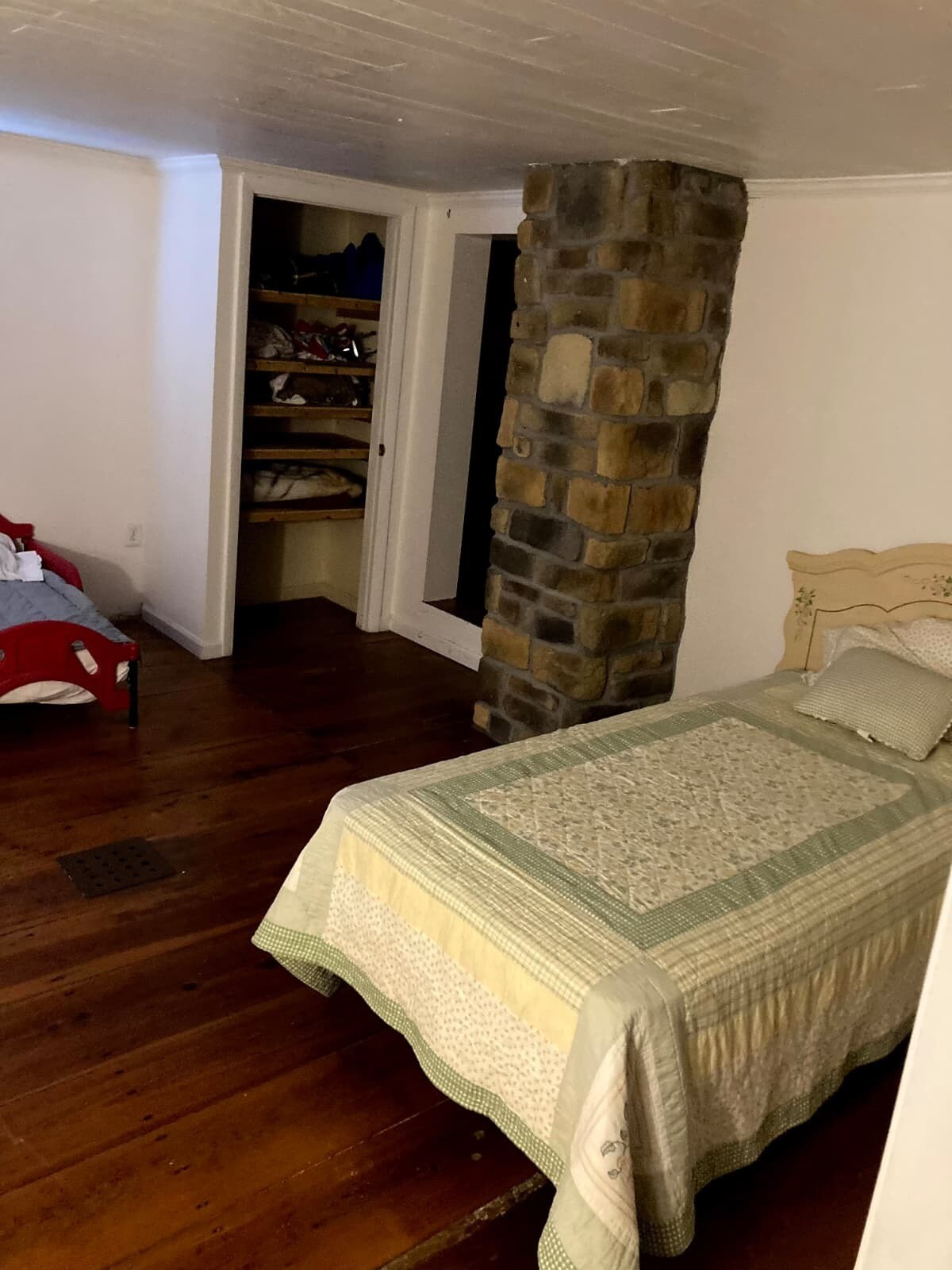 Building Photo - 1132 Shanghai Rd