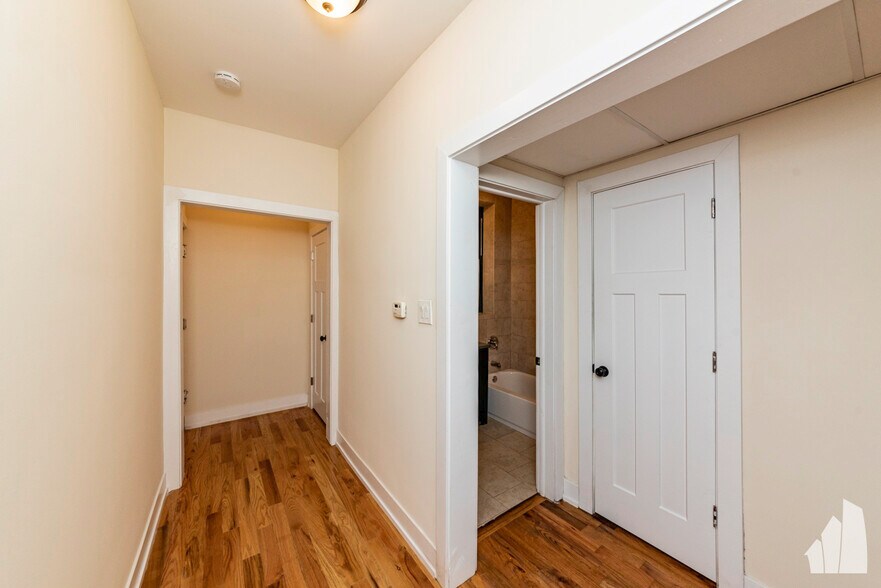 Building Photo - 3523 N Racine Ave