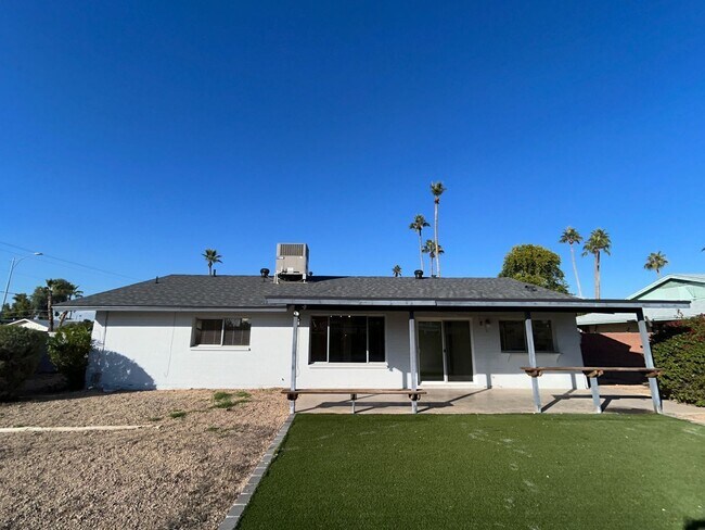 Building Photo - 8601 E Orange Blossom Ln