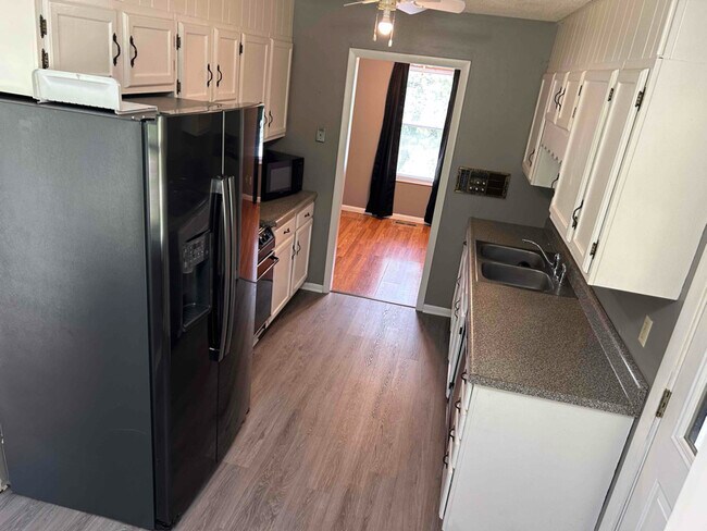 Building Photo - 98 Nebraska Ave