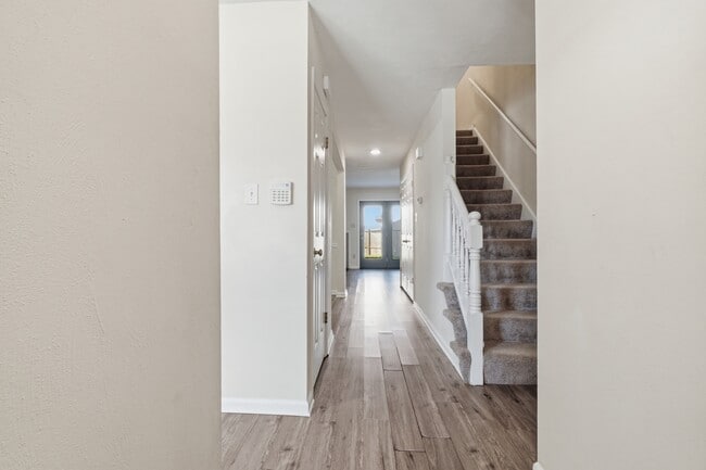 Building Photo - 3914 Wyckoff Dr