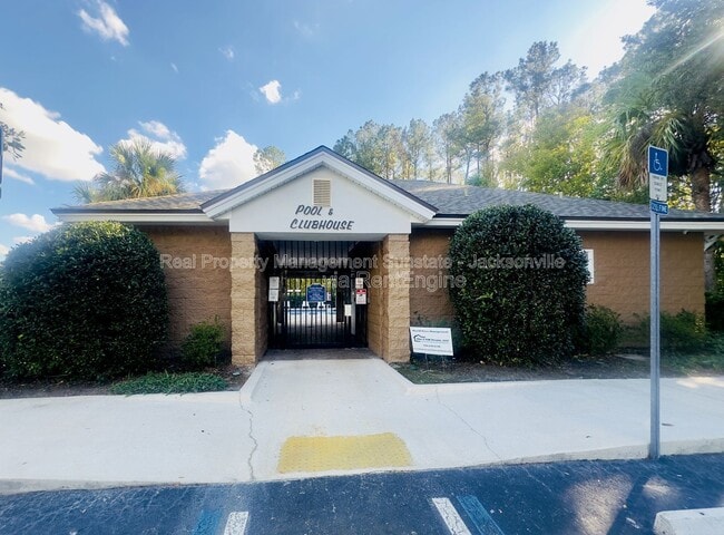 Building Photo - 7920 Merrill Rd