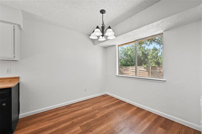 Building Photo - 7605 Bender Dr