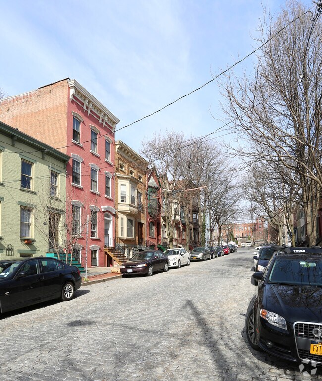 Building Photo - 214 Jay St