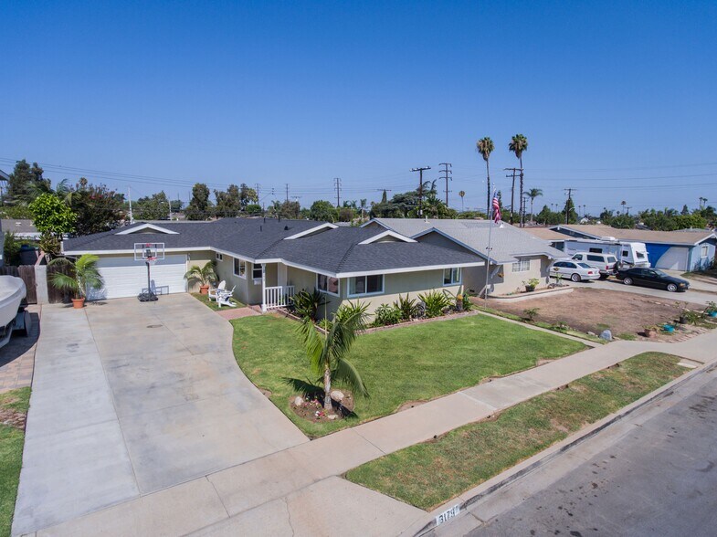 Building Photo - 3179 Sicily Ave