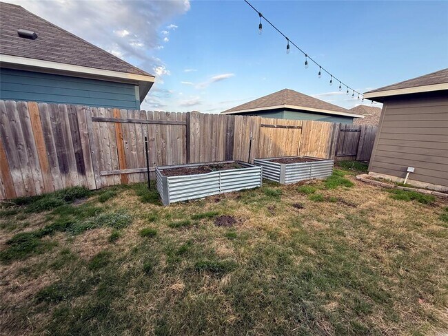 Building Photo - 234 Spiny Lizard Ln