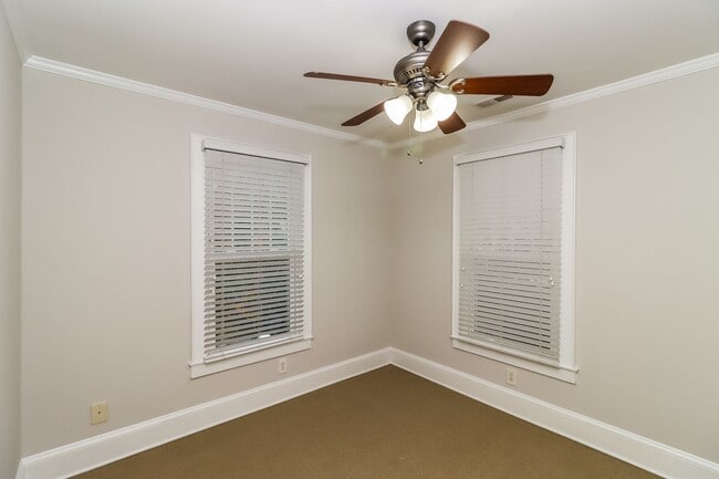 Building Photo - Beautiful Two Story Duplex in Historic Dilworth!