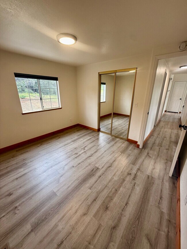Building Photo - 14555 E Van Tam Way