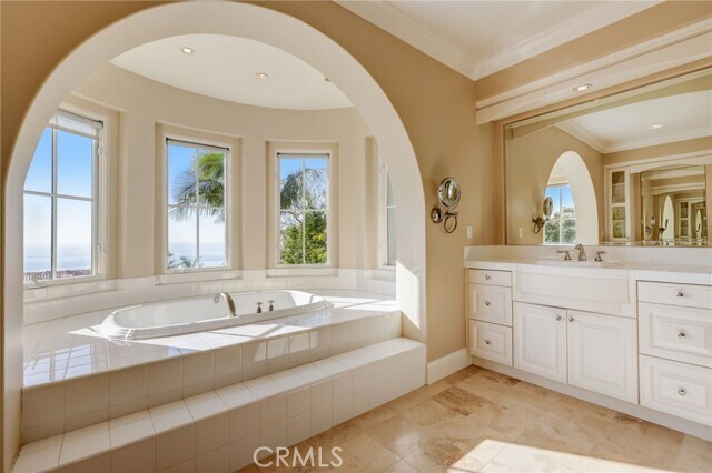 Building Photo - 10 Tasman Sea