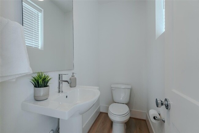 Building Photo - 864 Paul Quinn St