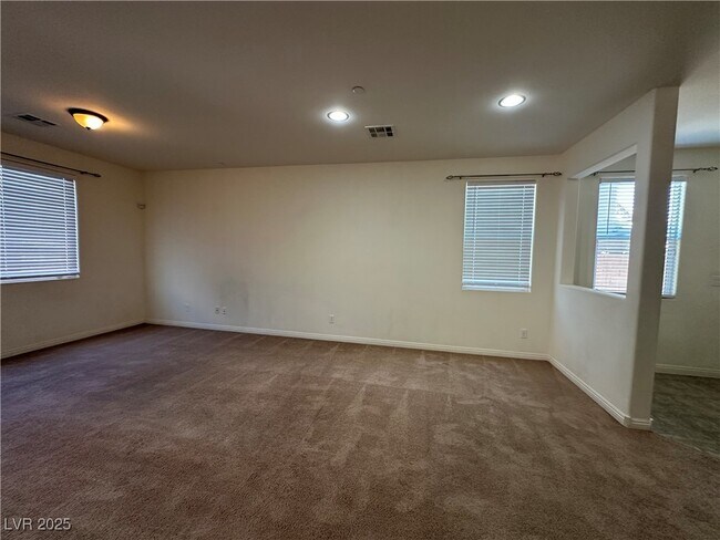 Building Photo - 1033 Pebble Lake St