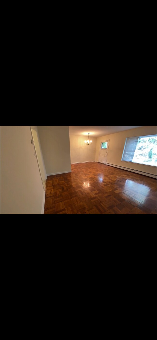 Building Photo - 645 Vfw Pky