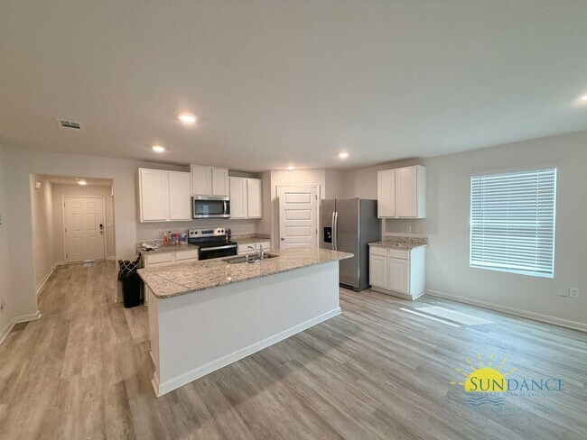 Building Photo - Spacious 5-Bedroom Home in Plantation Woods, East Milton!