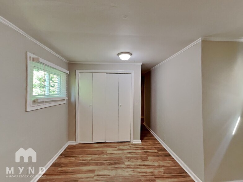 Building Photo - 502 Fairlane Cir NW