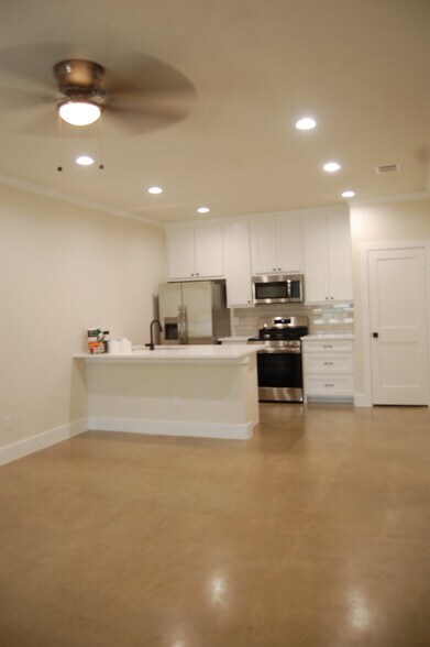 Building Photo - 261 Co Rd 2521