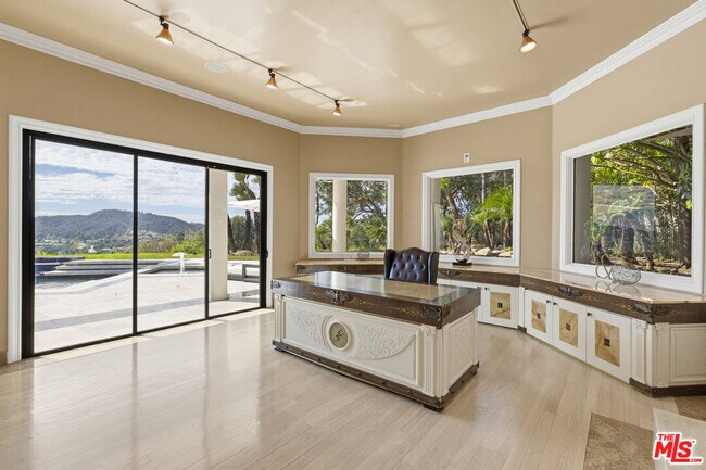 Building Photo - 24366 La Masina Ct