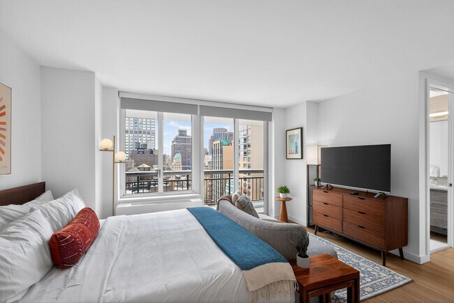 Building Photo - 68 W 37th St