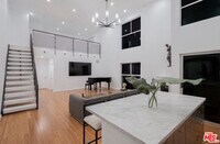 Building Photo - 7062 Hawthorn Ave