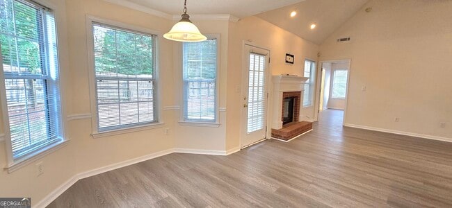 Building Photo - 2 Mill Ridge Pl